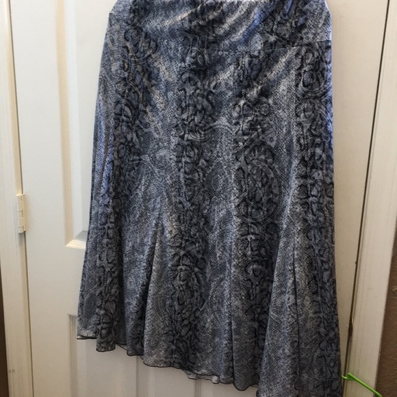 Ladies RQT lightweight skirt (S) - Picture 1 of 4